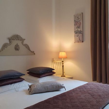 L Appart D En Face Sarlat Exterior foto